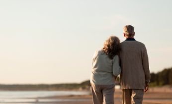 senior-couple-seaside-medium-shot