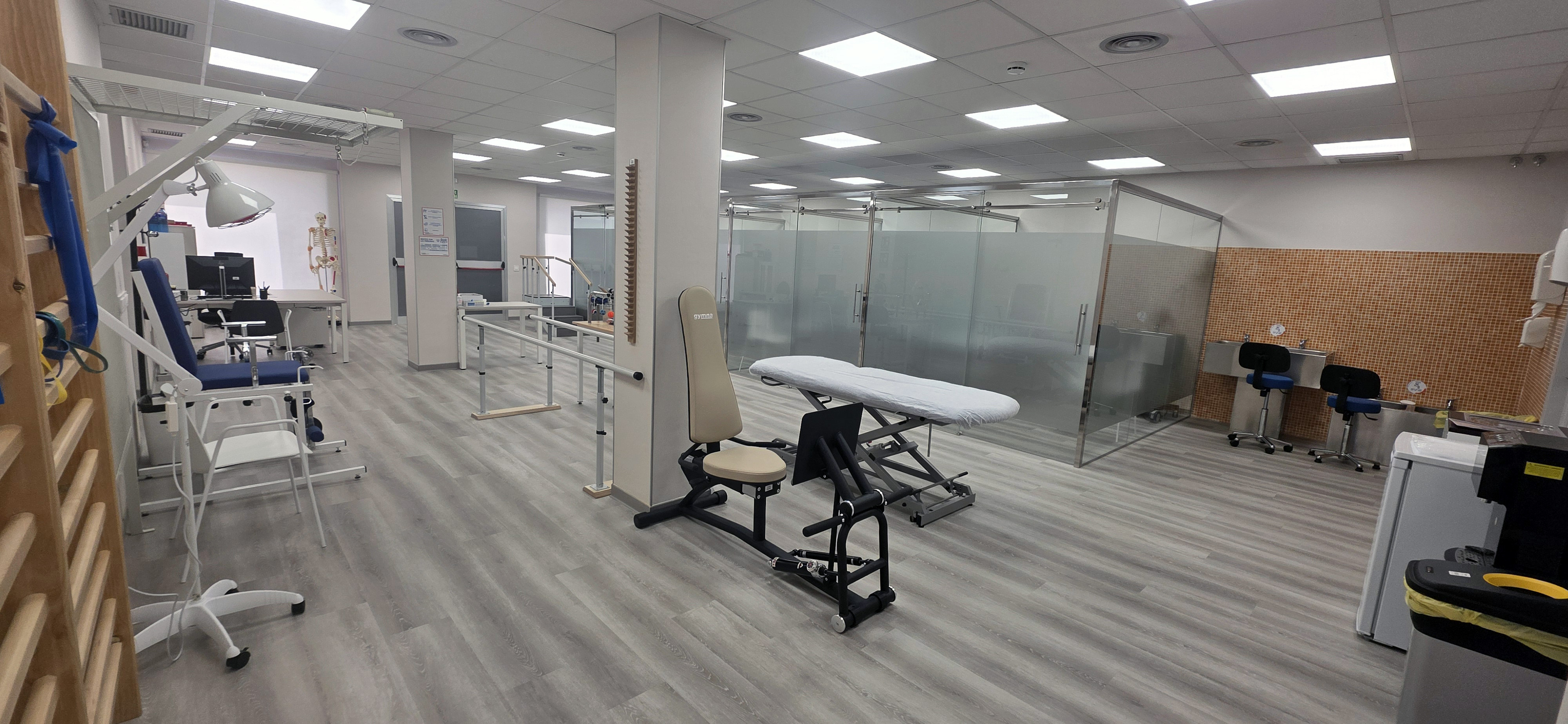 Fachada de la clínica de Umivale Activa en Riba-Roja