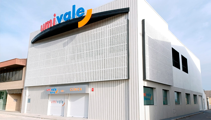 Fachada de la clínica de Umivale Activa en Ontinyent