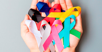 Cintas de colores, símbolo de concienciación sobre la prevención del cáncer